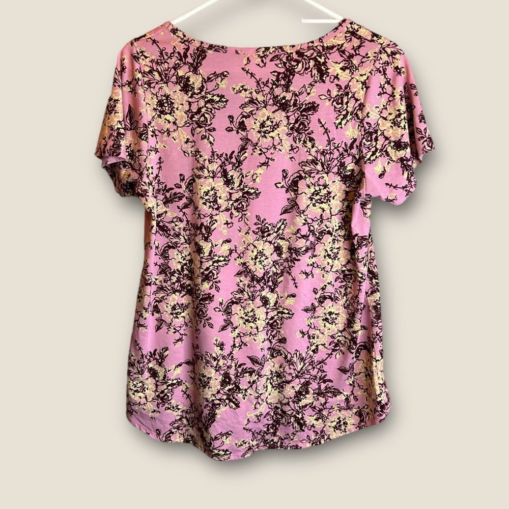 Small LuLaRoe Pink Floral T-Shirt - Picture 2 of 5